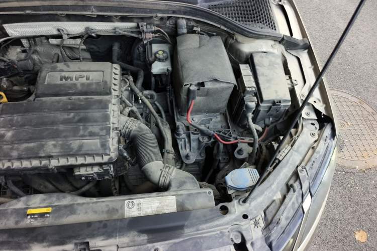 Used Skoda Octavia 2018 1.6L Automatic Luxury Edition Engine Bay Left