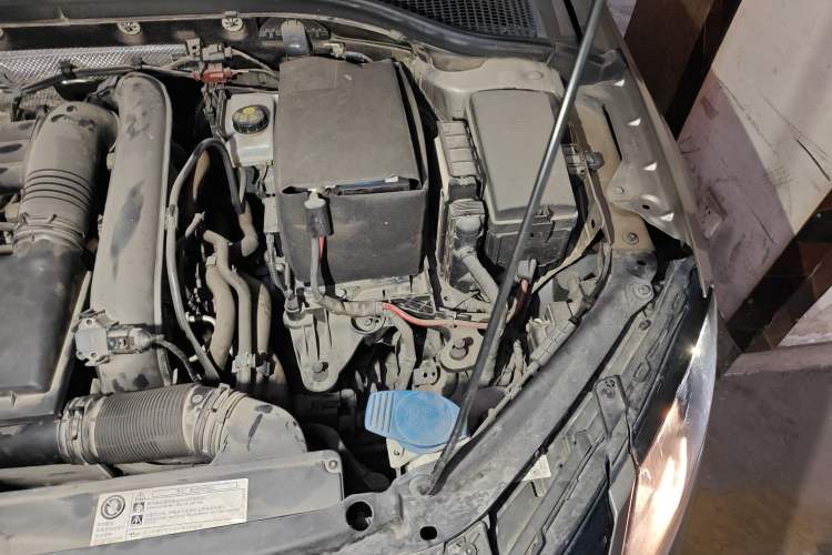Used Skoda Octavia 2018 TSI230 DSG Luxury Edition Engine Bay Left