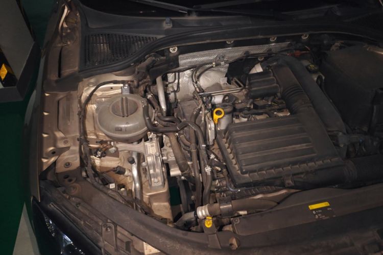 Used Skoda Octavia 2018 TSI230 DSG Luxury Edition Engine Bay Right