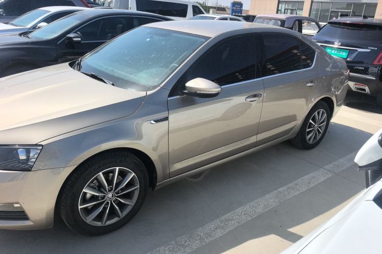 Used Skoda Octavia 2018 TSI230 DSG Comfort Edition Exterior 2