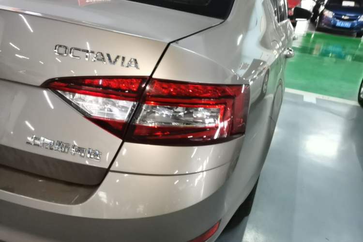 Used Skoda Octavia 2018 TSI280 DSG Flagship Edition Exterior 3