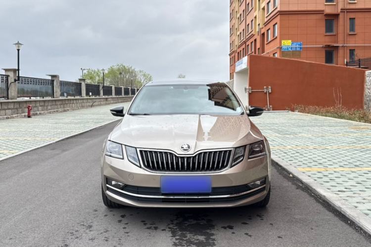 Used Skoda Octavia 2018 TSI280 DSG Luxury Edition Exterior 3