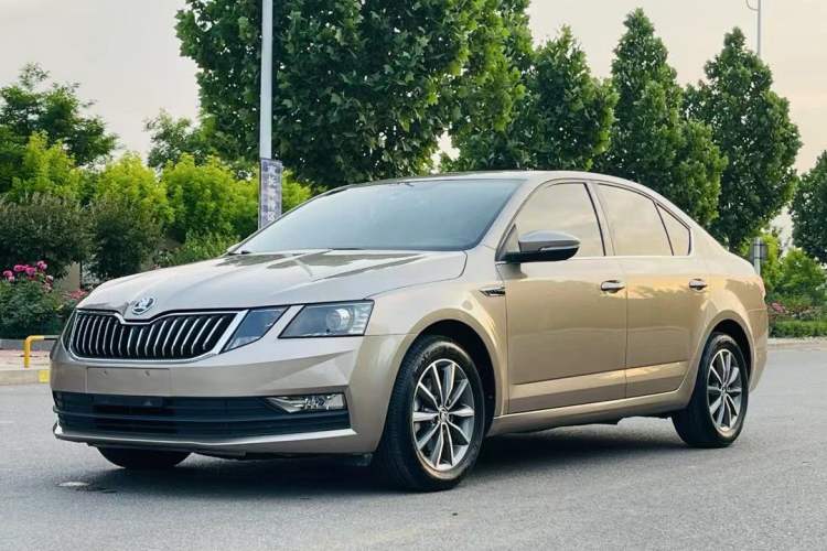 Used Skoda Octavia 2018 TSI230 DSG Comfort Edition Exterior 5