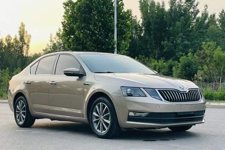 Used Skoda Octavia 2018 TSI230 DSG Comfort Edition Exterior 7