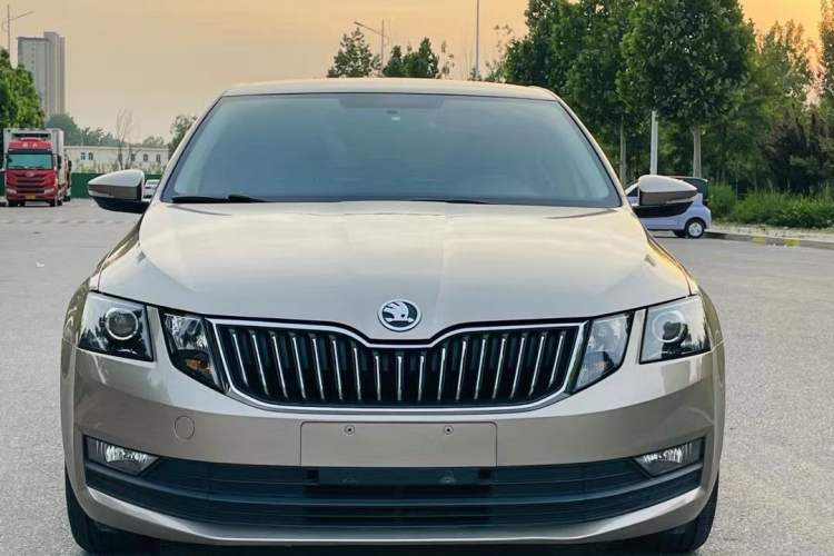 Used Skoda Octavia 2018 TSI230 DSG Comfort Edition Exterior 8
