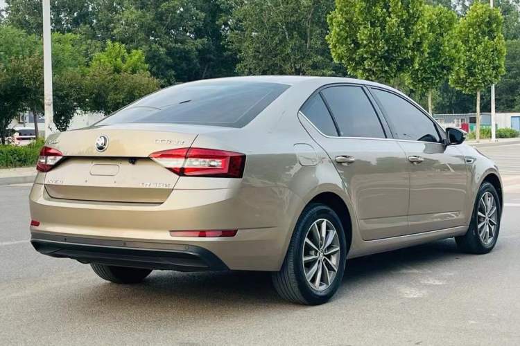 Used Skoda Octavia 2018 TSI230 DSG Comfort Edition Exterior 9