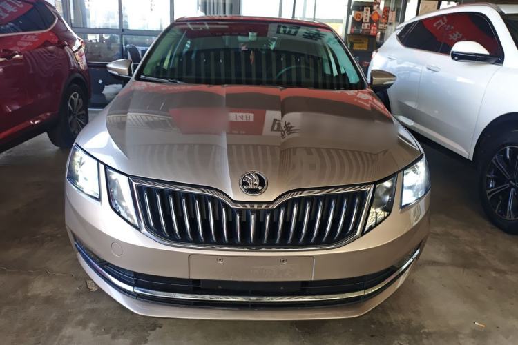 Used Skoda Octavia 2018 1.6L Automatic Luxury Edition Front