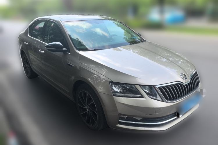 Used Skoda Octavia 2018 TSI280 DSG Flagship Edition Front Right 45 Deg
