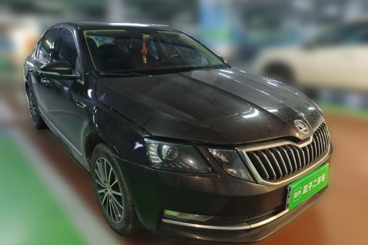 Used Skoda Octavia 2018 TSI230 DSG Luxury Edition Front Right 45 Deg