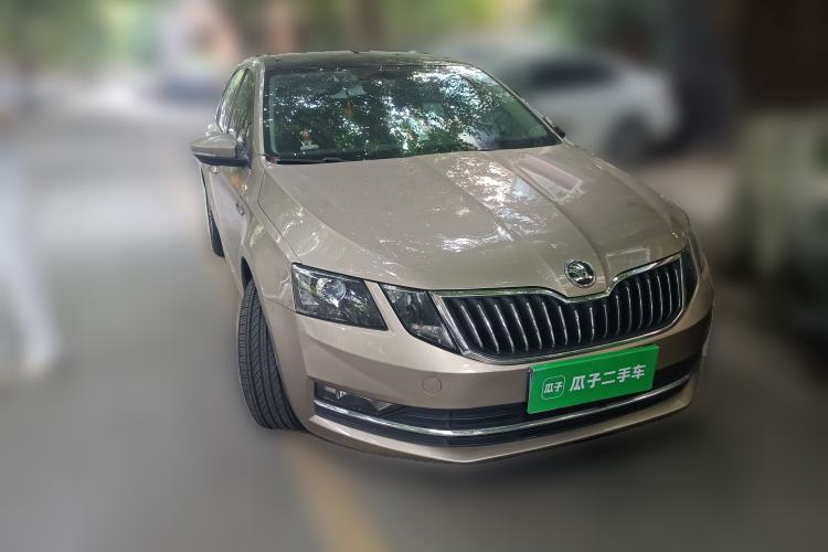 Used Skoda Octavia 2018 TSI230 DSG Luxury Edition Front Right 45 Deg