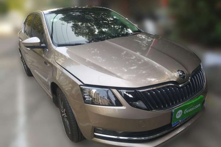 Used Skoda Octavia 2018 TSI230 DSG Luxury Edition Front Right 45 Deg