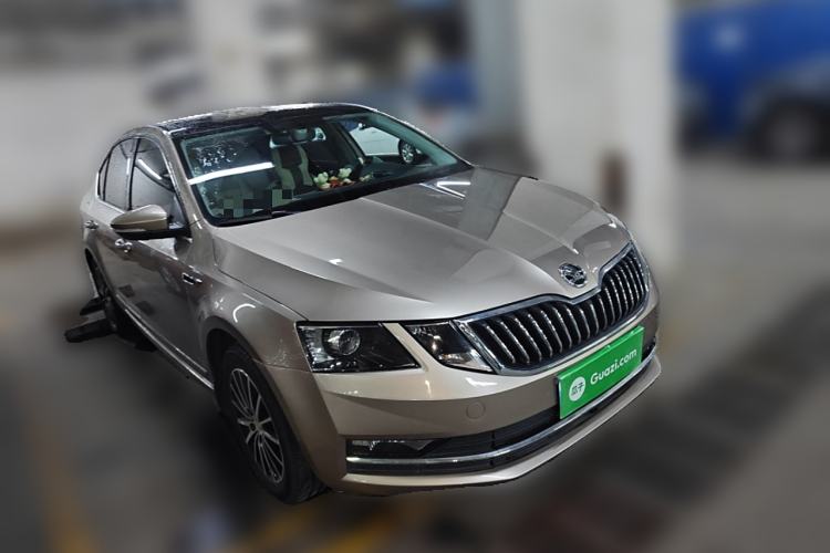 Used Skoda Octavia 2018 TSI230 DSG Luxury Edition Front Right 45 Deg