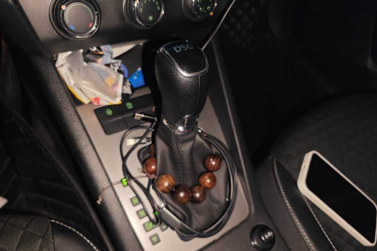 Used Skoda Octavia 2018 TSI230 DSG Luxury Edition Gear Lever