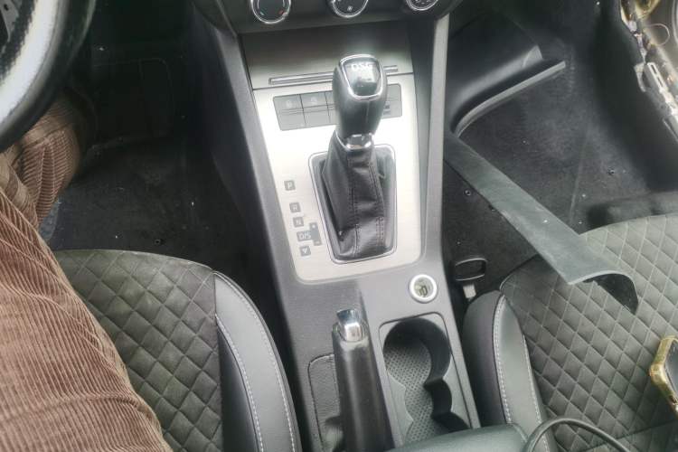 Used Skoda Octavia 2018 TSI280 DSG Luxury Edition Gear Lever
