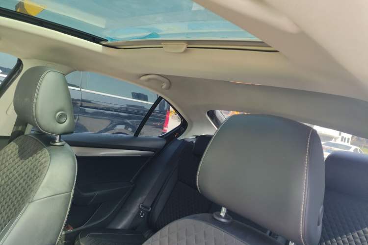 Used Skoda Octavia 2018 TSI230 DSG Luxury Edition Headliner