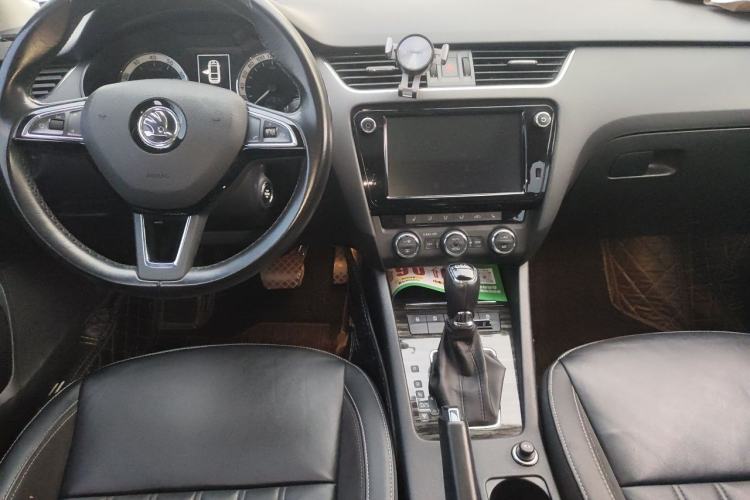 Used Skoda Octavia 2018 TSI280 DSG Flagship Edition Interior 2
