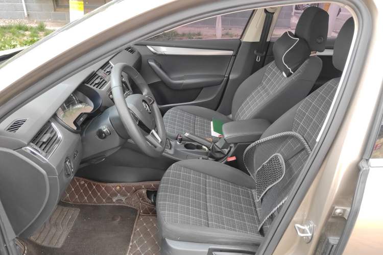Used Skoda Octavia 2018 TSI230 DSG Comfort Edition Left Front Seat