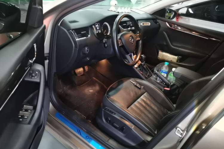 Used Skoda Octavia 2018 TSI280 DSG Flagship Edition Left Front Seat