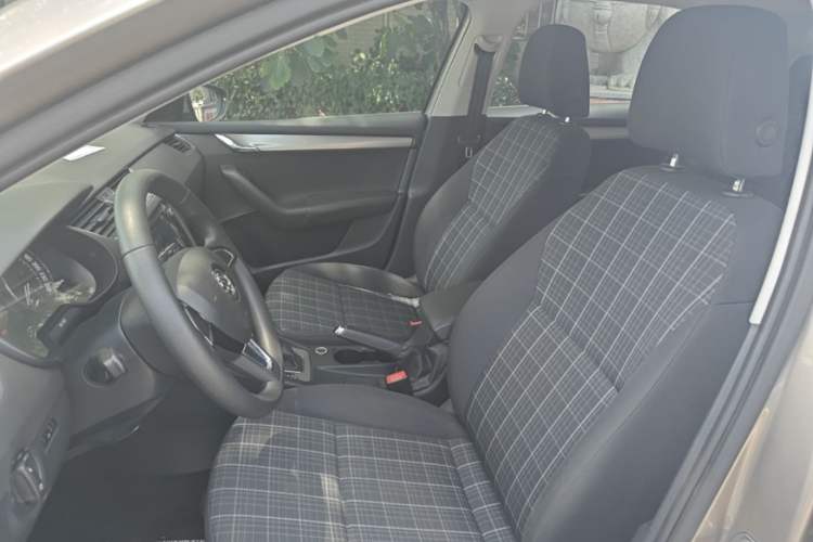 Used Skoda Octavia 2018 1.6L Automatic Comfort Edition Left Front Seat