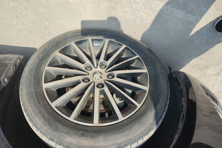 Used Skoda Octavia 2018 TSI230 DSG Luxury Edition Left Front Wheel Hub