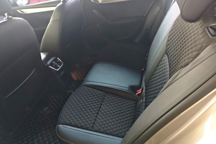 Used Skoda Octavia 2018 1.6L Automatic Luxury Edition Left Rear Seat