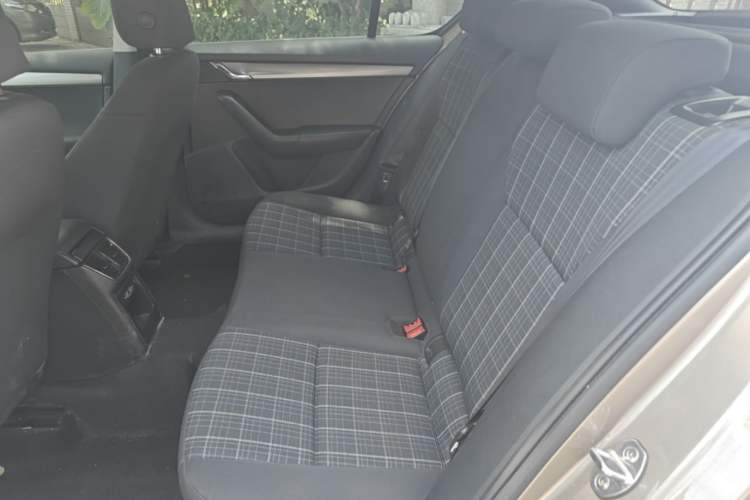 Used Skoda Octavia 2018 1.6L Automatic Comfort Edition Left Rear Seat