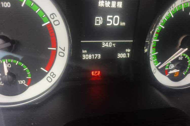 Used Skoda Octavia 2018 1.6L Automatic Luxury Edition Odometer Close Up