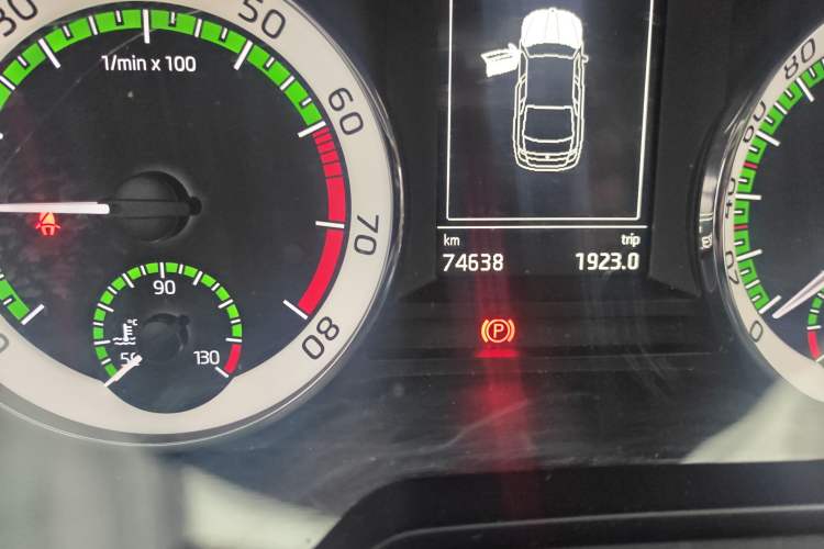 Used Skoda Octavia 2018 TSI280 DSG Flagship Edition Odometer Close Up