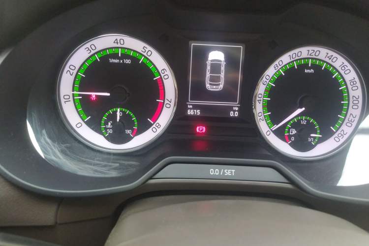 Used Skoda Octavia 2018 TSI230 DSG Luxury Edition Odometer Close Up
