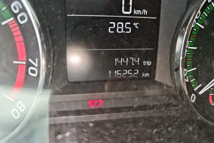 Used Skoda Octavia 2018 TSI230 DSG Comfort Edition Odometer Close Up