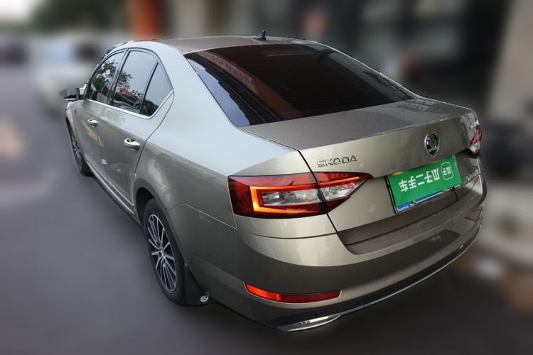 Used Skoda Octavia 2018 1.6L Automatic Luxury Edition Rear Left 45 Deg