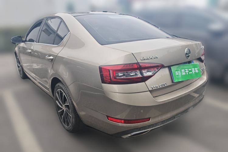 Used Skoda Octavia 2018 TSI280 DSG Flagship Edition Rear Left 45 Deg