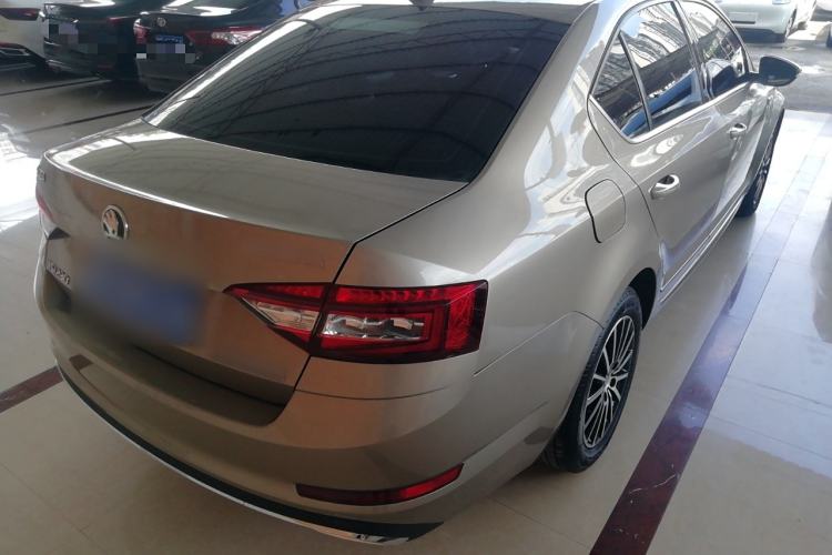 Used Skoda Octavia 2018 TSI230 DSG Luxury Edition Rear Right 45 Deg