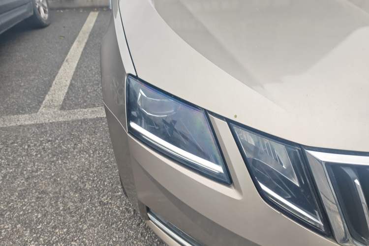 Used Skoda Octavia 2018 TSI280 DSG Flagship Edition Right Front Headlight