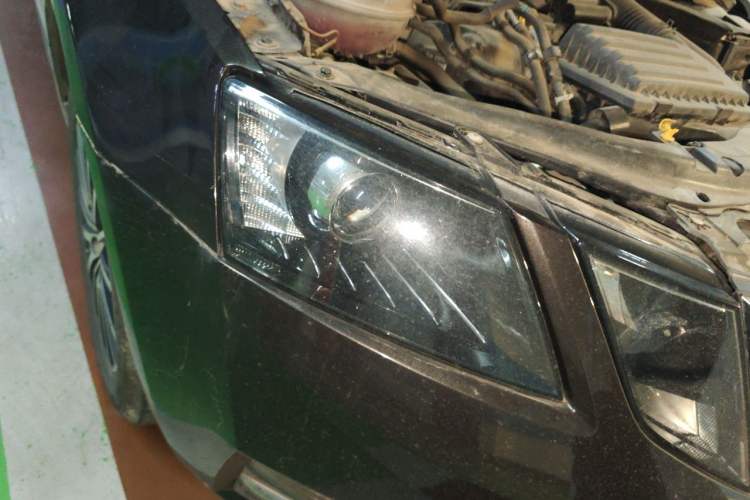 Used Skoda Octavia 2018 TSI230 DSG Luxury Edition Right Front Headlight