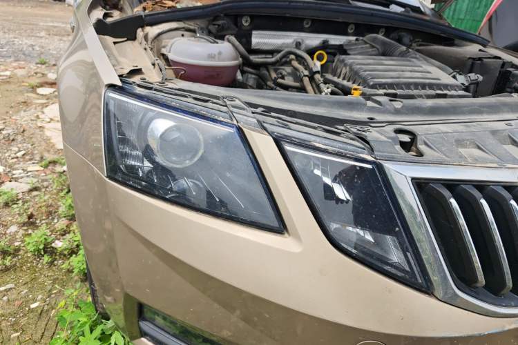 Used Skoda Octavia 2018 TSI230 DSG Comfort Edition Right Front Headlight