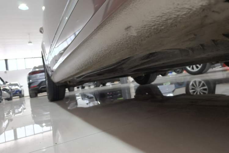Used Skoda Octavia 2018 TSI230 DSG Luxury Edition Right Side Sill