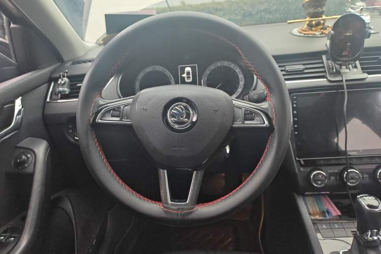 Used Skoda Octavia 2018 TSI280 DSG Flagship Edition Steering Wheel