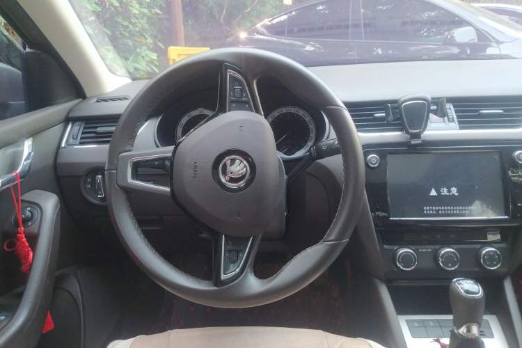 Used Skoda Octavia 2018 TSI230 DSG Luxury Edition Steering Wheel