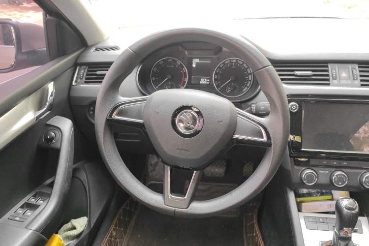 Used Skoda Octavia 2018 TSI230 DSG Comfort Edition Steering Wheel