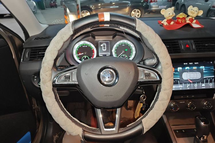 Used Skoda Octavia 2018 TSI230 DSG Luxury Edition Steering Wheel