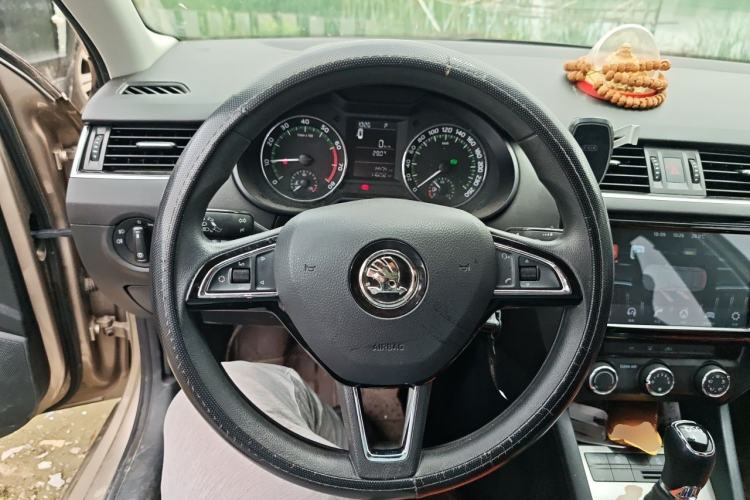 Used Skoda Octavia 2018 TSI230 DSG Comfort Edition Steering Wheel