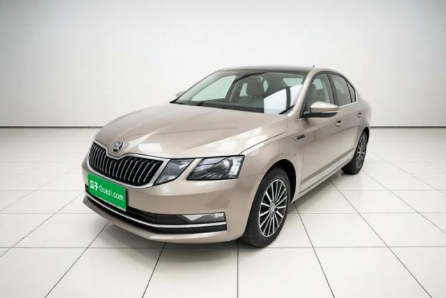 Skoda Octavia 2018 1.6L Automatic Luxury Edition usado