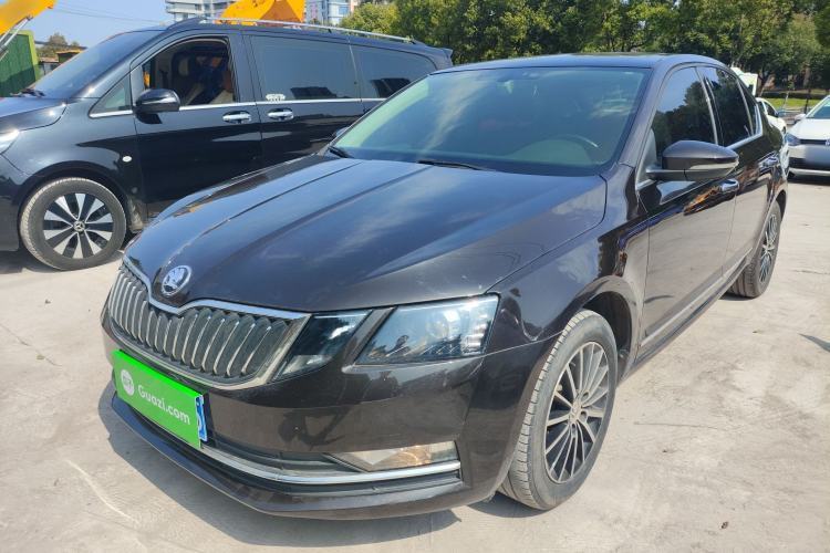 Used Skoda Octavia 2018 TSI230 DSG Luxury Edition Guazi used car, China used car export, Used car for sale, Used  cars, Cheapest cars for sale