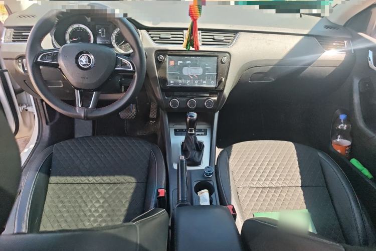 Used Skoda Octavia 2018 TSI280 DSG Luxury Edition Center Console