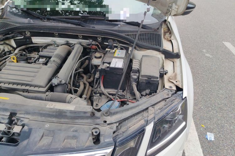 Used Skoda Octavia 2018 TSI280 DSG Luxury Edition Engine Bay Left