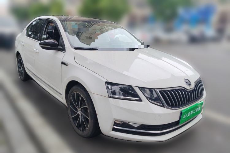 Used Skoda Octavia 2018 TSI280 DSG Luxury Edition Front Right 45 Deg