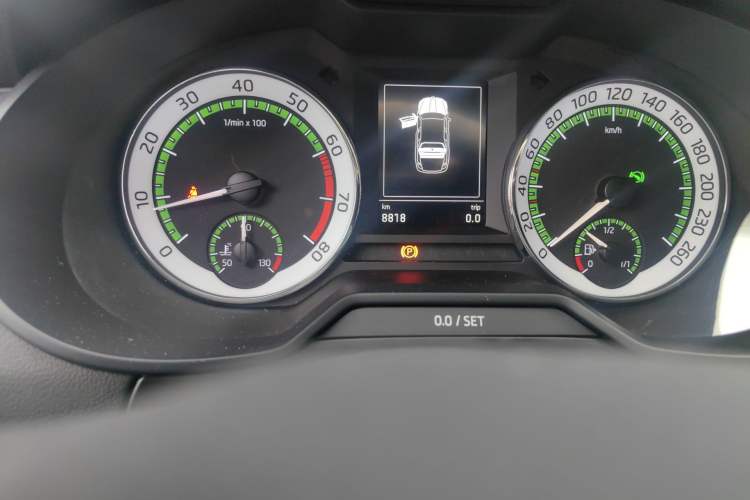 Used Skoda Octavia 2018 TSI280 DSG Luxury Edition Odometer Close Up