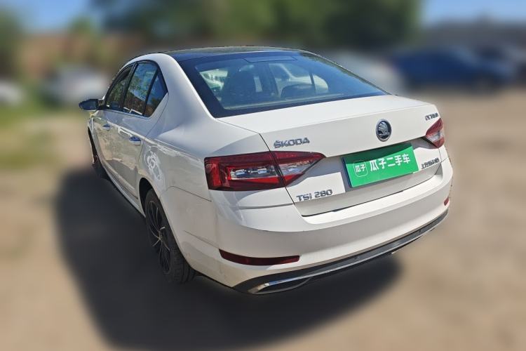 Used Skoda Octavia 2018 TSI280 DSG Luxury Edition Rear Left 45 Deg