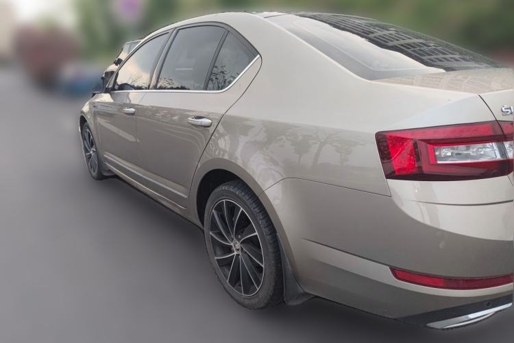 Used Skoda Octavia 2018 TSI280 DSG Flagship Edition Rear Left 45 Deg